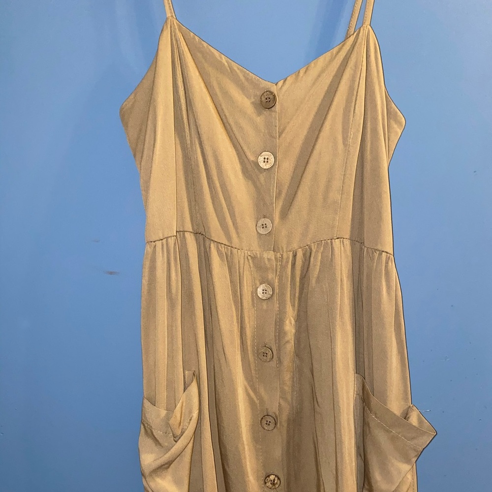 NMT nasty gal midi khaki button down dress 🤩